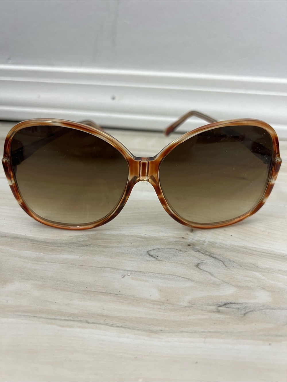 Vintage Women’s Oversized Tortoiseshell Sunglasses 70s 80s